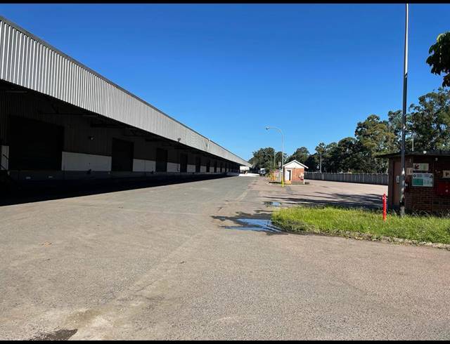 12,800M² WAREHOUSE TO LET IN WESTMEAD